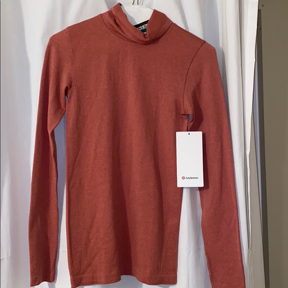 Lululemon Yin Vibes Turtleneck